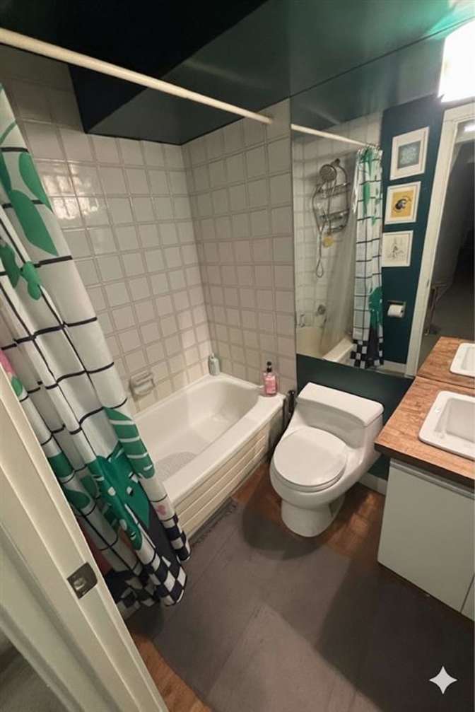 Photo of vhari's room