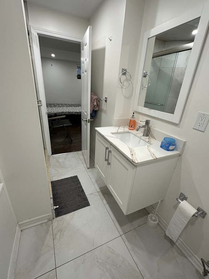 Leina Kumar Chaudhry's room