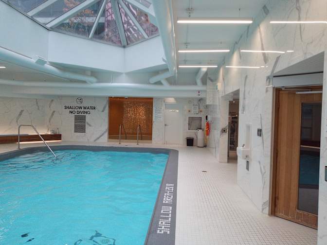 ClubBayStreet's room