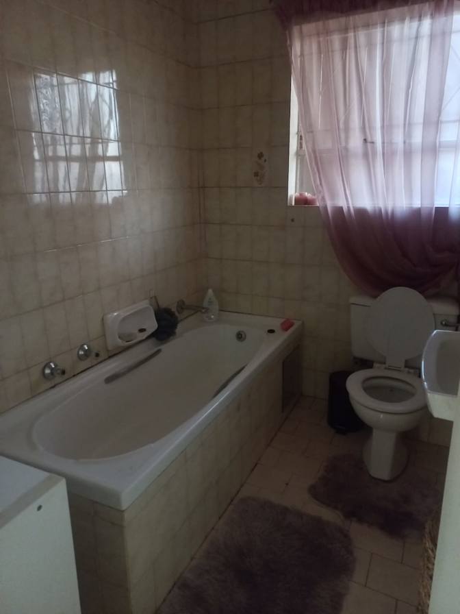 Photo of Thobi's room