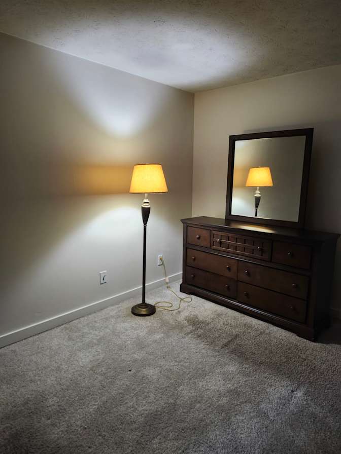 Private room to rent in share house Pond...