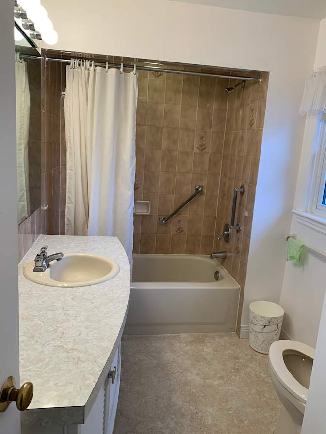 Jennifer and Larry's room