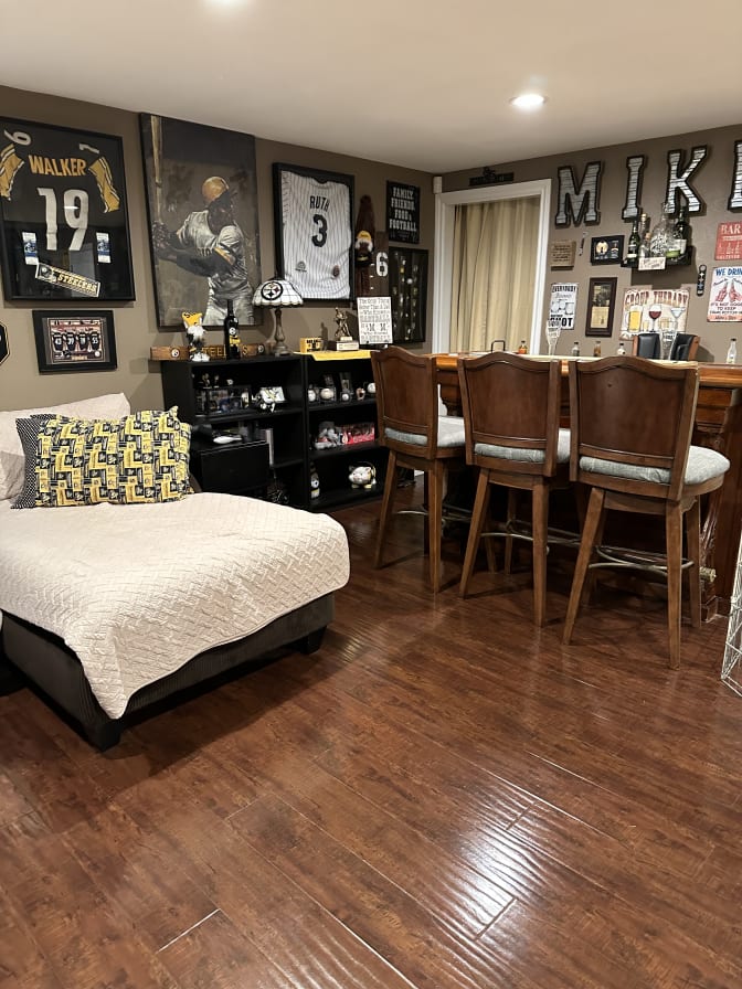 Photo of Mike Jacaqelyn Walker's room