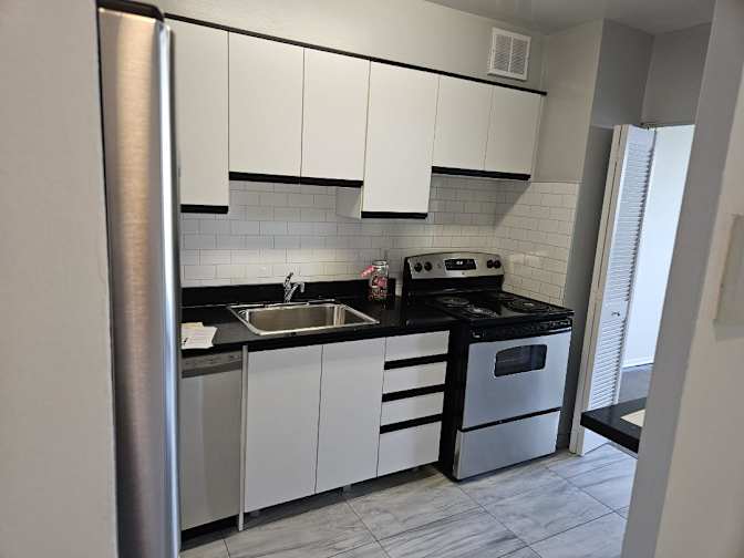 Shalletto Bowen's room