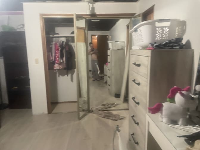 Kinsley Pearen's room