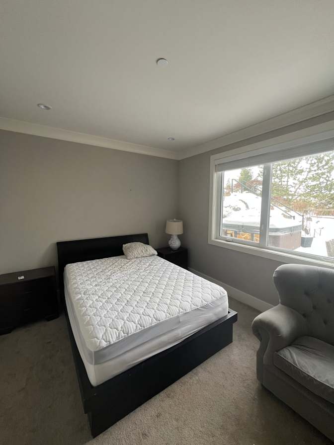 Kelley Chalmers's room