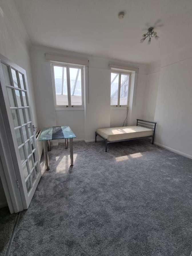 Photo of Hayder's room