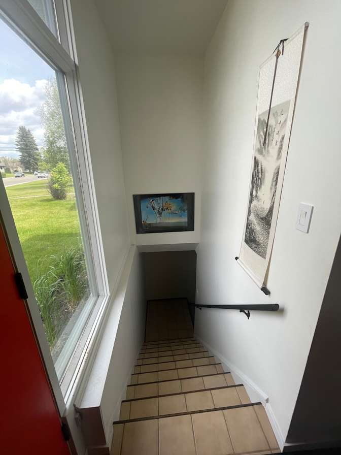 Chris J MacDonald's room