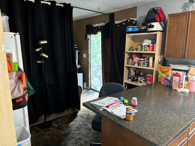 Private room to rent in share house South Coffman S...