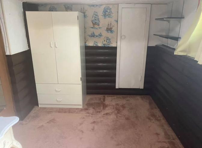 Photo of Hero's room