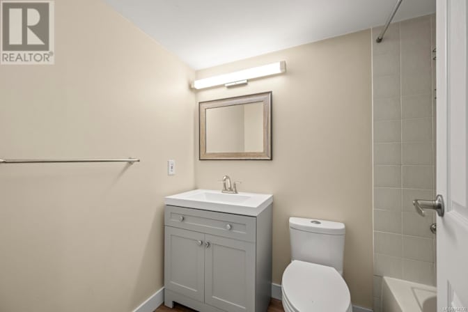Photo of DAMON's room