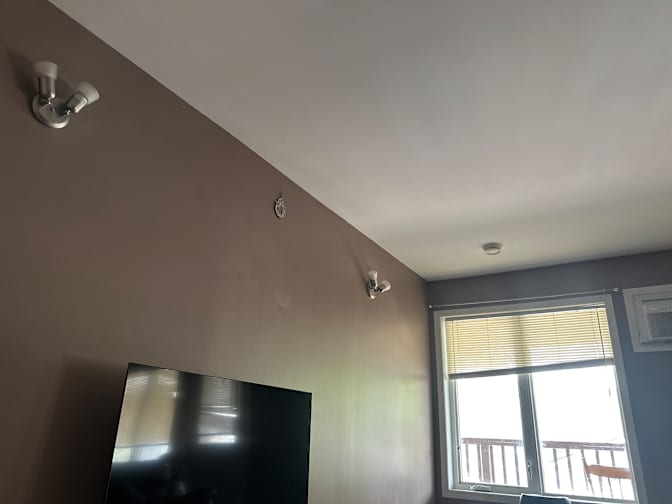 Delwin  Noronha's room