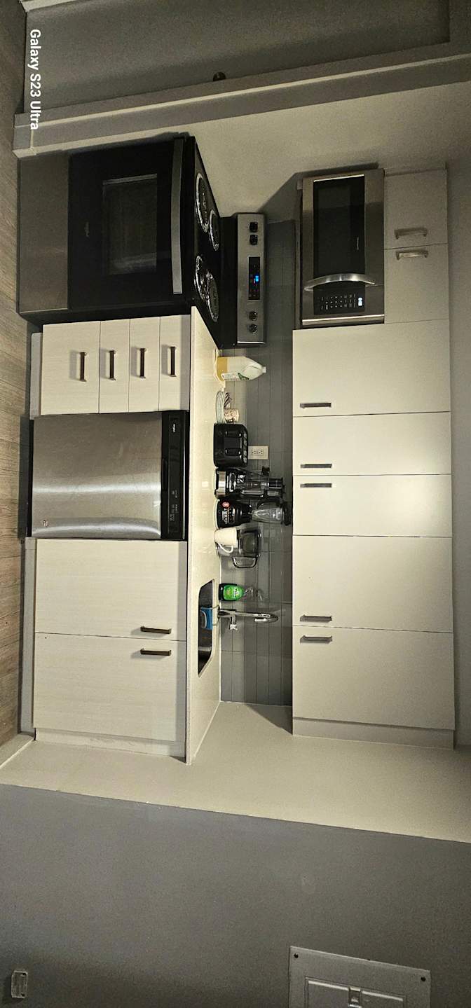 PABLO HERNANDEZ's room