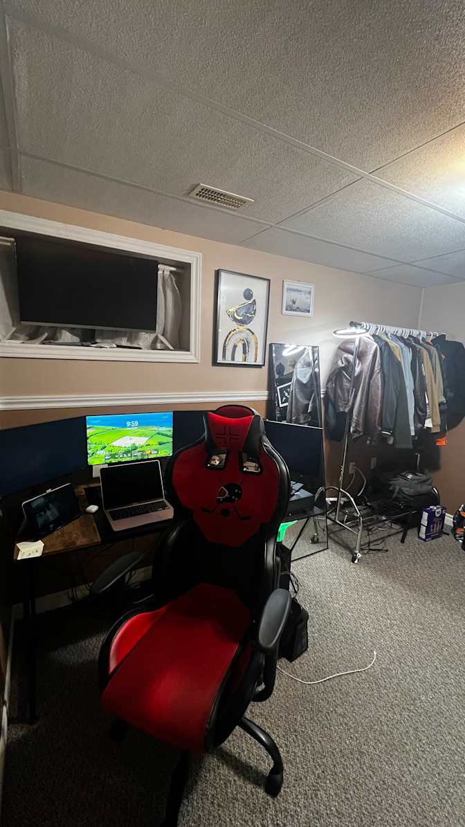 Photo of Jason Wang's room