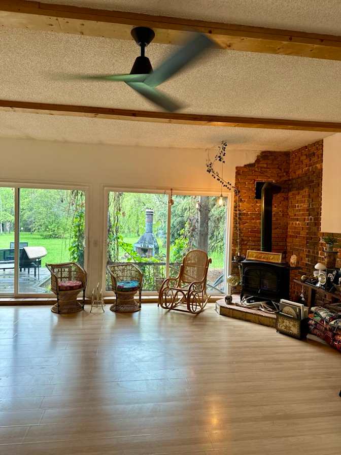 paige pezderic's room