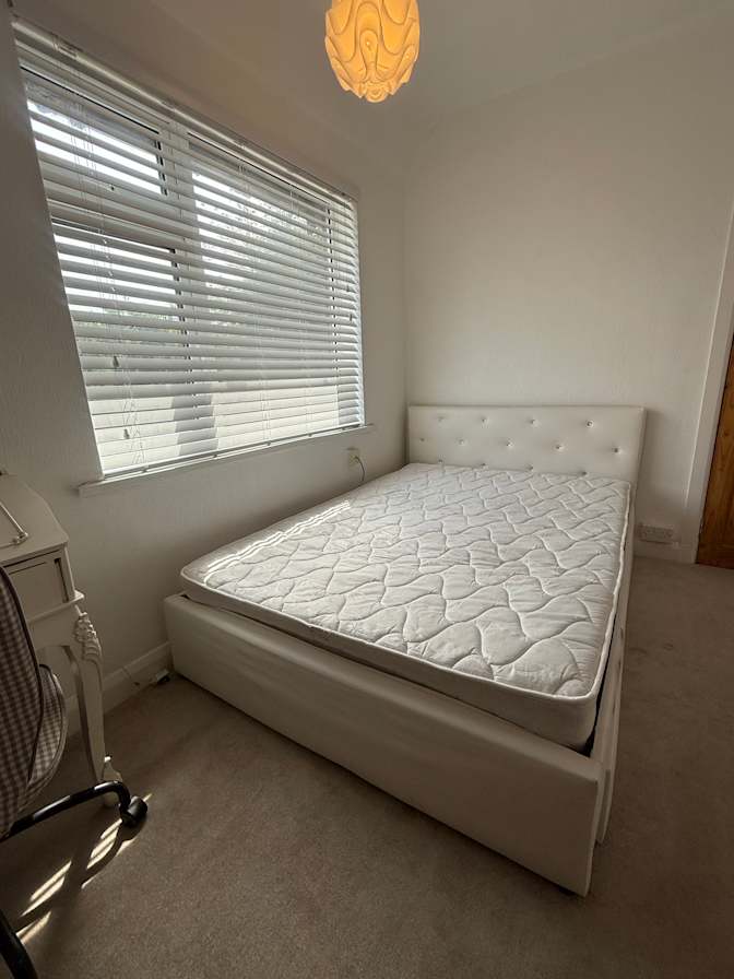 Photo of Shola's room