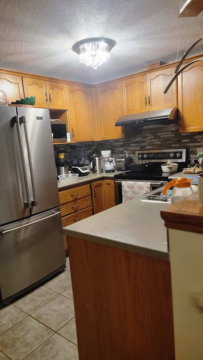 FOROUGH RAHMATI's room