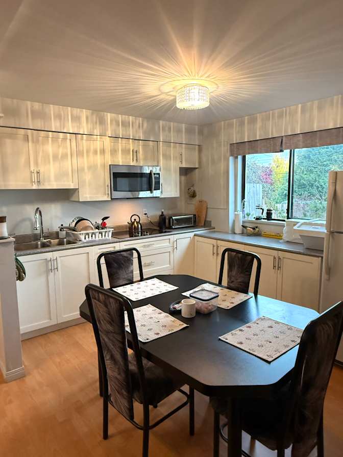 Photo of Niousha's room