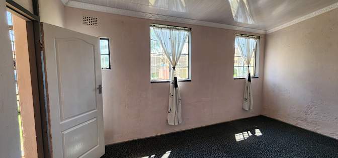 Photo of Royalty's room