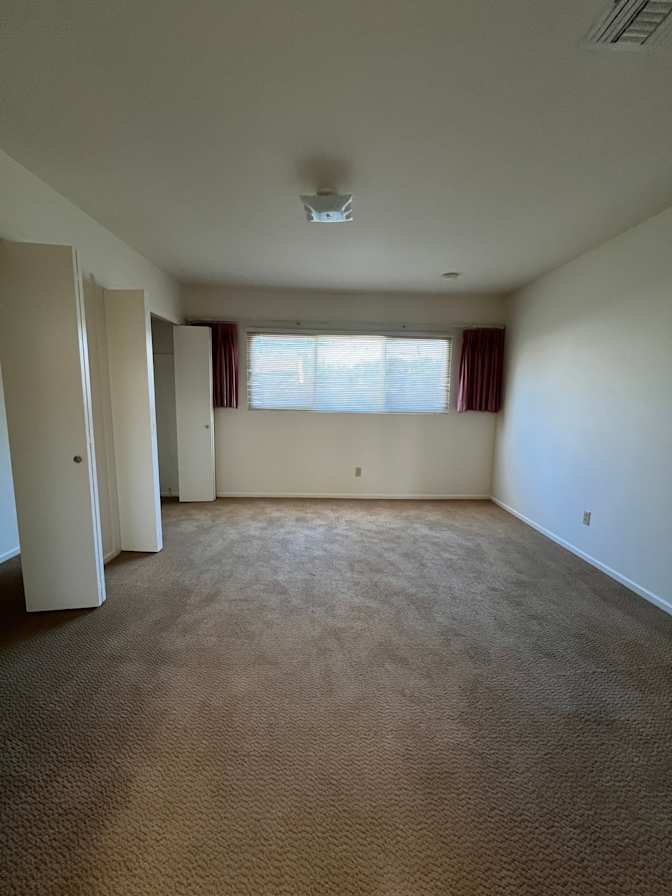 Private room to rent in share house Burbank, Califo...