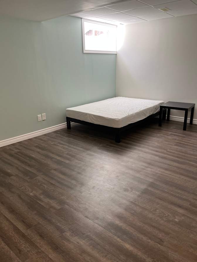 Thiruni Thirimanne's room