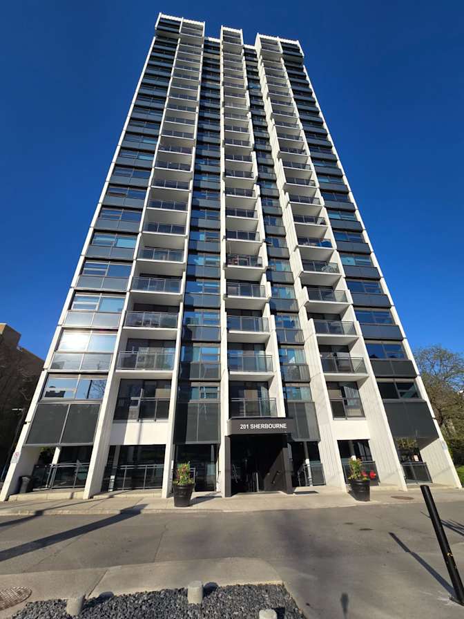 Harrington Toronto's room