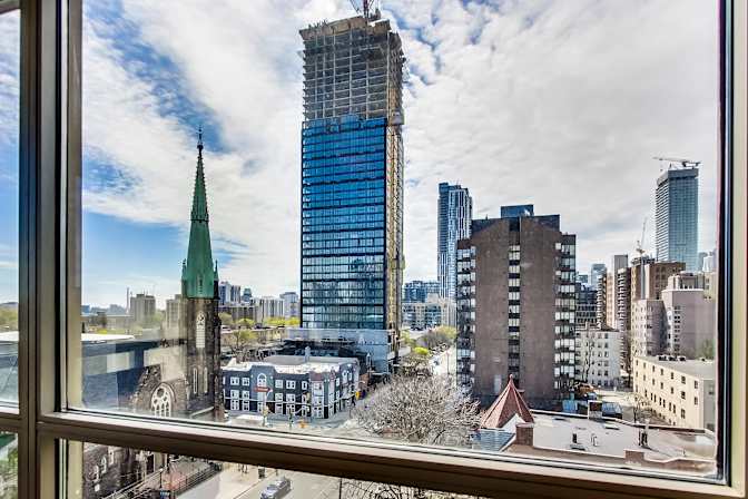 Mariana Schuetze's room