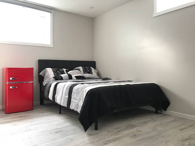 Andrew MacKrous's room