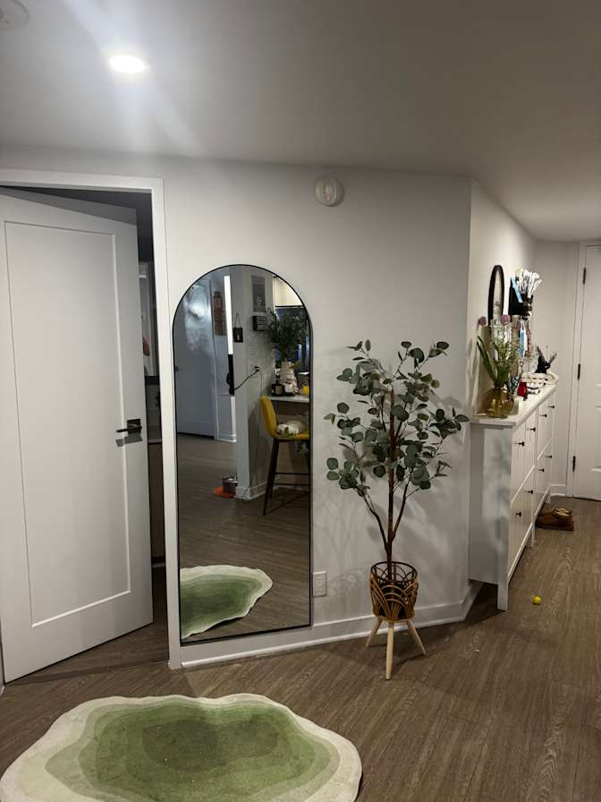 Photo of Aylár's room