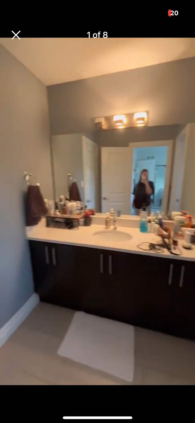 Julieth Camila's room