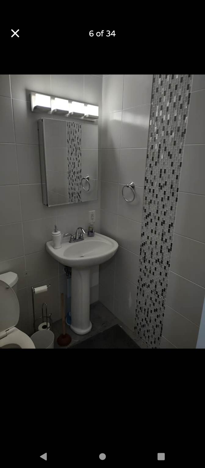 Andrew Karabinos's room