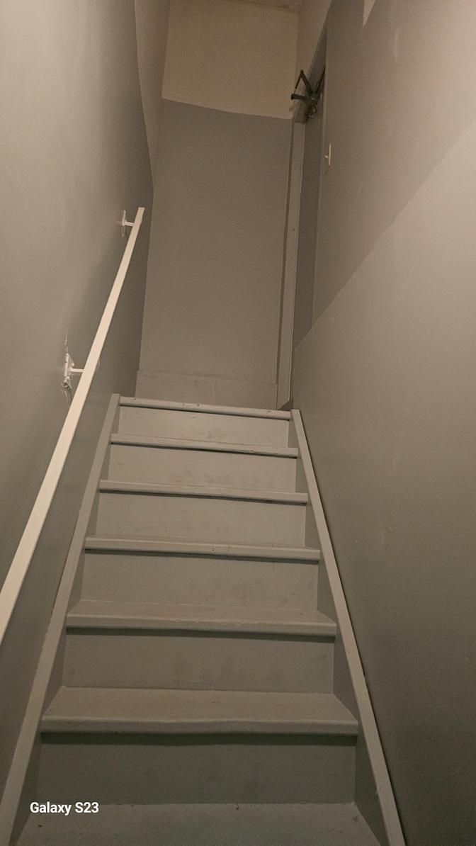 Photo of Ebenezer's room