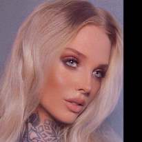 Photo of Ashleigh Dawson