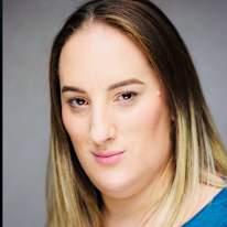 Photo of Amanda Tomkins