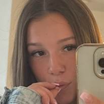 Photo of Taylor Forsythe