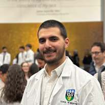 Photo of Manos