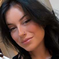 Photo of Rebecca Jennings