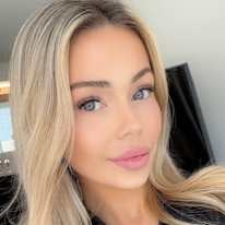 Photo of Samantha Watts