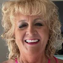 Photo of Elaine Esparza