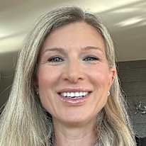 Photo of Dee