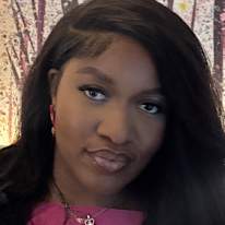Photo of Laura Majek