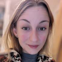 Photo of Chloe Mascarin