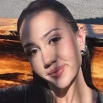 Photo of Isabella Ray