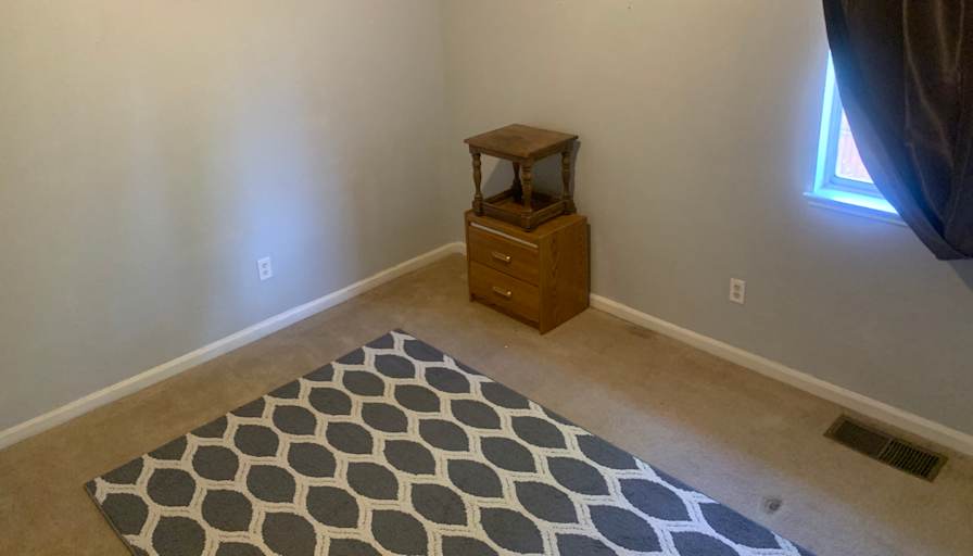 Private room to rent in share house Lathrop, California 95330 Quiet room for rent with a
