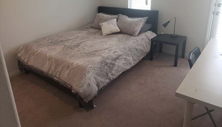 Private room to rent in share house Whittier, California 90601 We live in a townhome